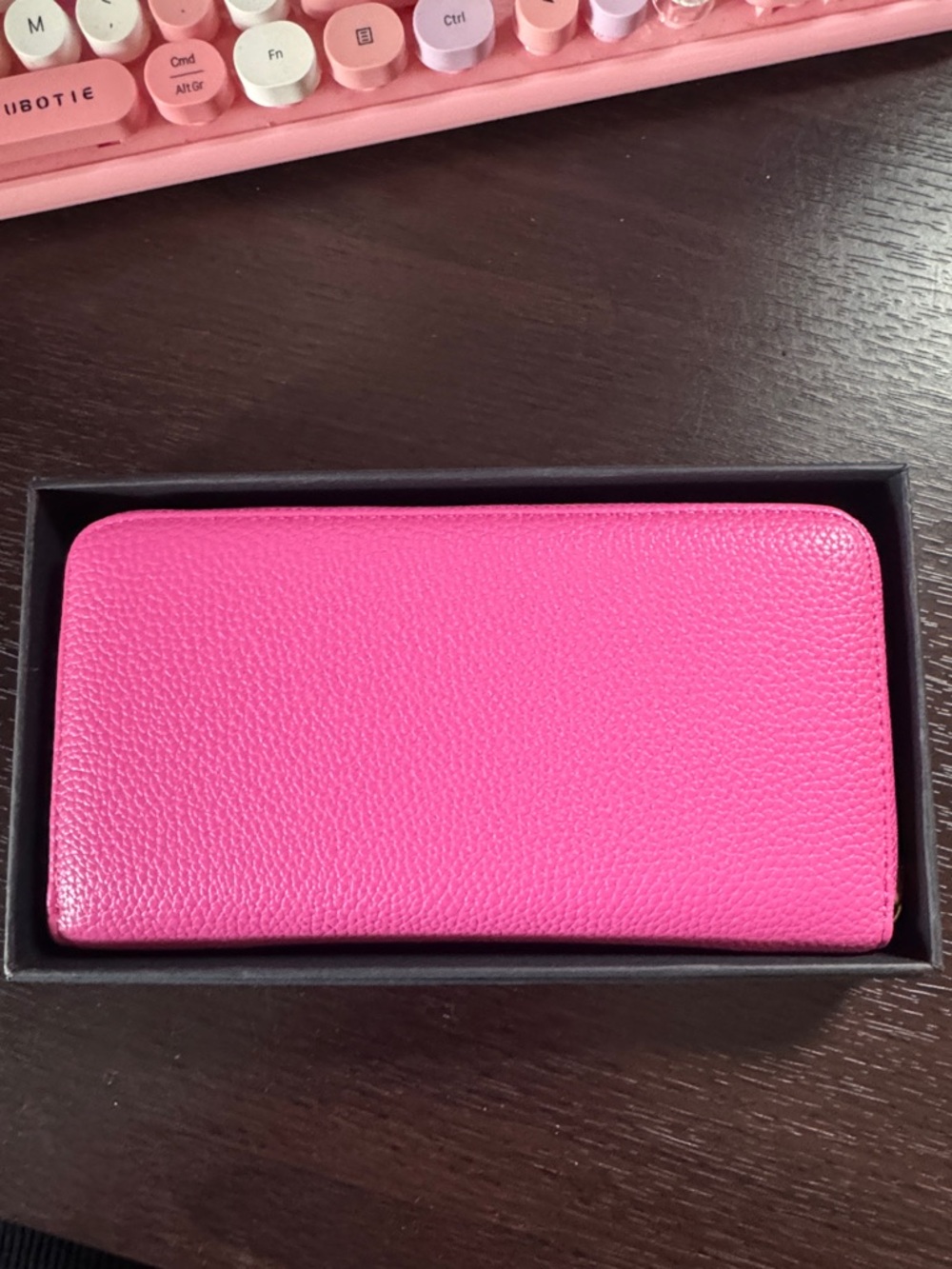Pink Pebble Zip-Around Wallet Glamaholic - Picture 2 of 4